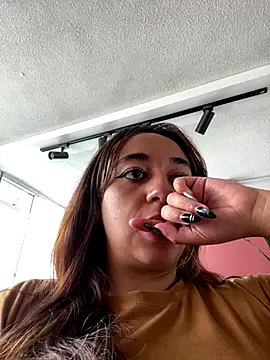 Snapshot of LuPink_ chatting on October 10, 2025, 7:57 pm LuPink  online show from October 10, 2025, 7:57 pm