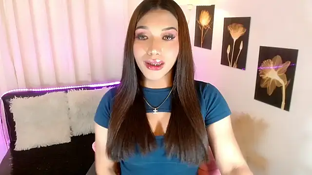 Snapshot of Ubanescka chatting on December 13, 2025, 7:53 pm Ubanescka online show from December 13, 2025, 7:53 pm