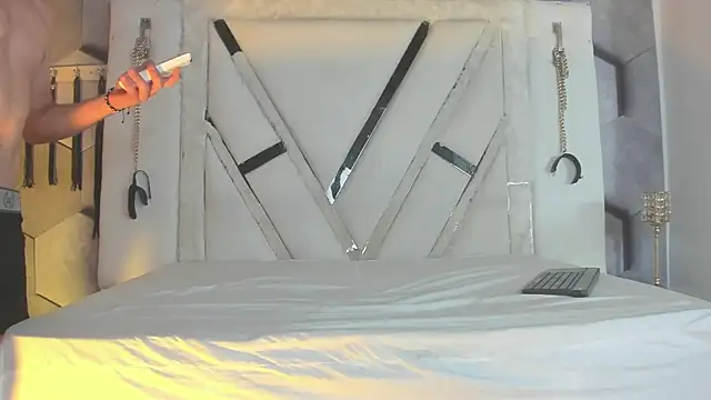 PeterBowel online show from September 24, 2025, 3:10 am