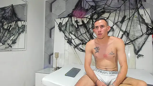 PeterBowel online show from October 30, 2025, 2:13 am