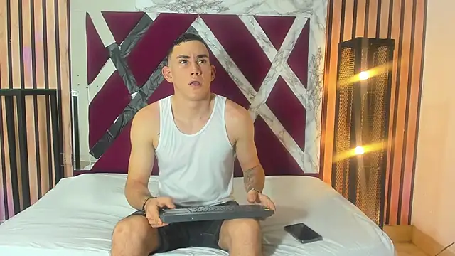 PeterBowel online show from December 19, 2025, 12:06 am