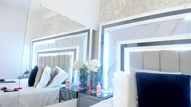 Snapshot of melodycharlotte chatting on October 1, 2025, 11:27 am melodycharlotte online show from October 1, 2025, 11:27 am