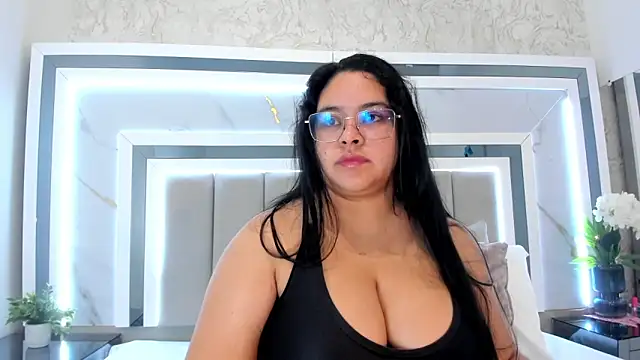 Snapshot of melodycharlotte chatting on October 31, 2025, 12:06 pm melodycharlotte online show from October 31, 2025, 12:06 pm