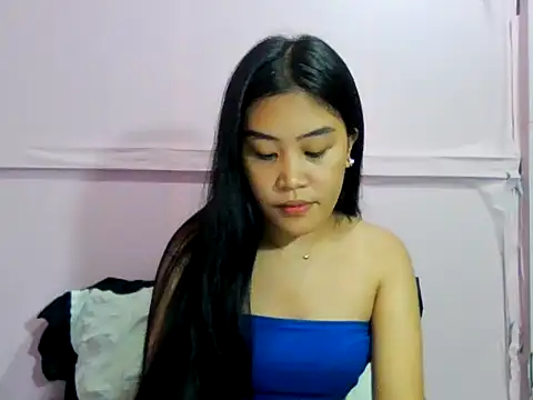 Snapshot of YourWildestDoll chatting on April 5, 2026, 5:32 pm YourWildestDoll online show from April 5, 2026, 5:32 pm