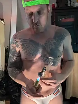 Snapshot of CloudyKingG chatting on April 4, 2026, 11:40 am CloudyKingG online show from April 4, 2026, 11:40 am