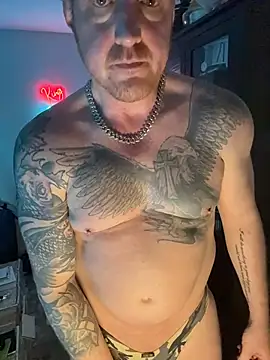 Snapshot of CloudyKingG chatting on April 10, 2026, 3:39 pm CloudyKingG online show from April 10, 2026, 3:39 pm