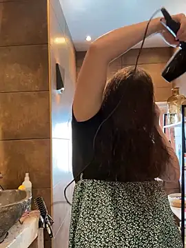 coquineronde online show from September 18, 2025, 1:02 pm