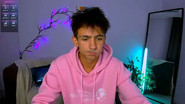 tobi yours online show from September 14, 2025, 7:35 pm