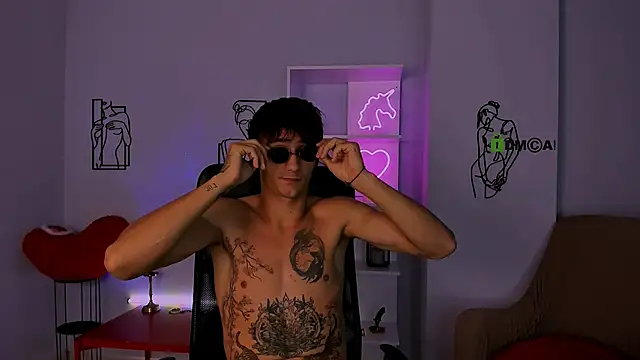 tobi yours online show from October 1, 2025, 1:44 am