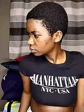 Berryangel03 online show from October 6, 2025, 6:27 pm