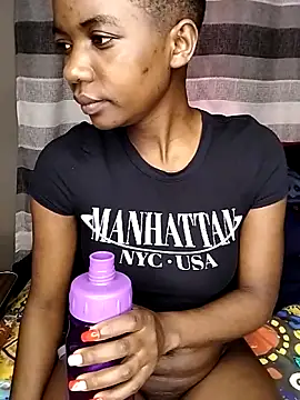 Berryangel03 online show from October 15, 2025, 11:21 am