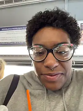 Tu GataLinda online show from October 25, 2025, 3:40 pm