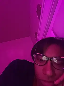 Tu GataLinda online show from February 5, 2026, 4:50 am