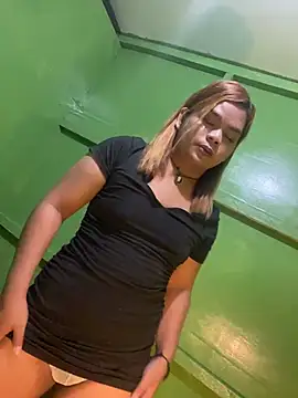 ladymiah online show from February 27, 2026, 8:42 pm