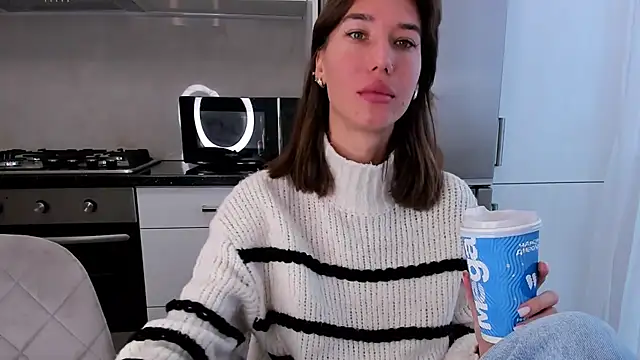 marylips online show from December 5, 2025, 8:45 am