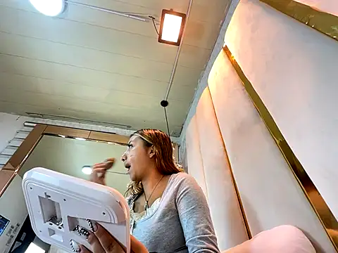 CamilleMilano online show from November 29, 2025, 5:10 am