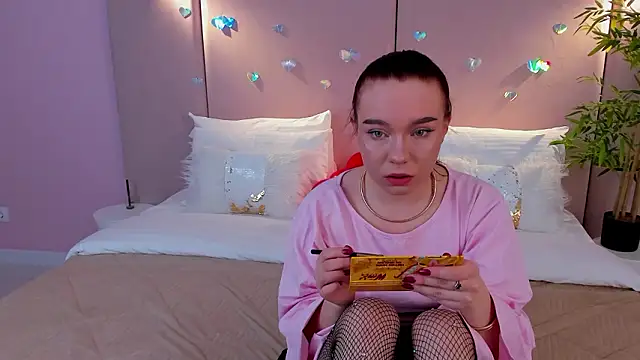 Snapshot of NoraHaynes chatting on February 8, 2026, 3:10 am NoraHaynes online show from February 8, 2026, 3:10 am