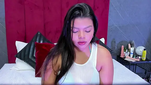 SiennaMonroe  online show from September 22, 2025, 7:49 pm