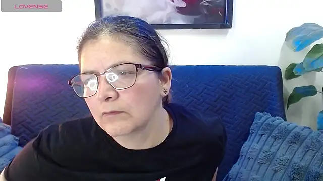 Snapshot of Linda_banks_ chatting on October 11, 2025, 2:44 am Linda banks online show from October 11, 2025, 2:44 am