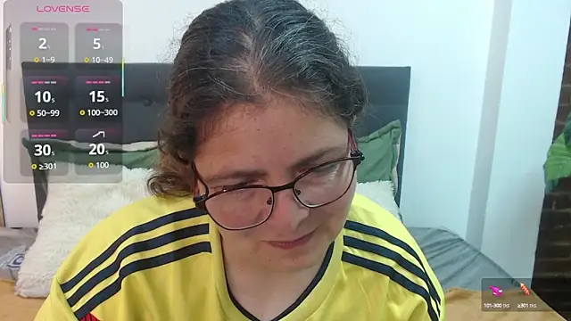 Snapshot of Linda_banks_ chatting on October 15, 2025, 1:17 am Linda banks online show from October 15, 2025, 1:17 am