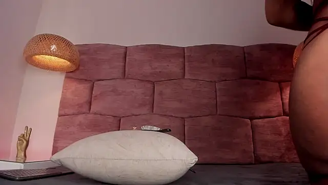 dani velvet online show from March 18, 2026, 3:09 am