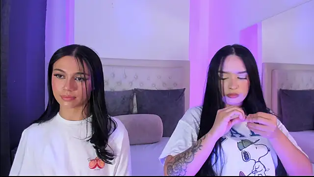 Snapshot of Victoriia_Coxx chatting on October 24, 2025, 5:42 pm Victoriia Coxx online show from October 24, 2025, 5:42 pm