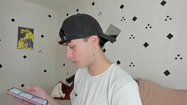 Snapshot of crushnier1 chatting on October 14, 2025, 5:47 pm crushnier1 online show from October 14, 2025, 5:47 pm