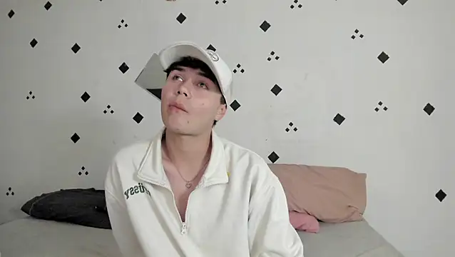 Snapshot of crushnier1 chatting on October 23, 2025, 5:55 pm crushnier1 online show from October 23, 2025, 5:55 pm