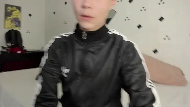 Snapshot of crushnier1 chatting on October 24, 2025, 5:42 pm crushnier1 online show from October 24, 2025, 5:42 pm