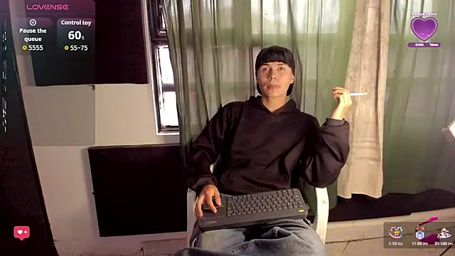 Snapshot of crushnier1 chatting on October 25, 2025, 5:08 pm crushnier1 online show from October 25, 2025, 5:08 pm