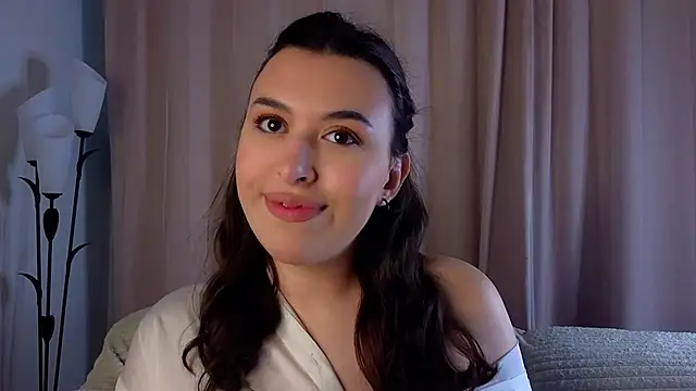 LilianBuskey online show from September 12, 2025, 11:32 am