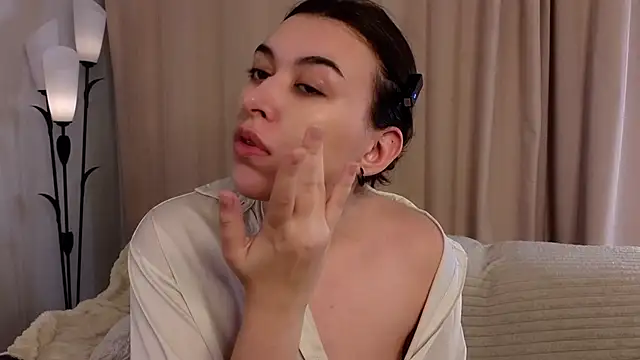 LilianBuskey online show from September 14, 2025, 11:09 am