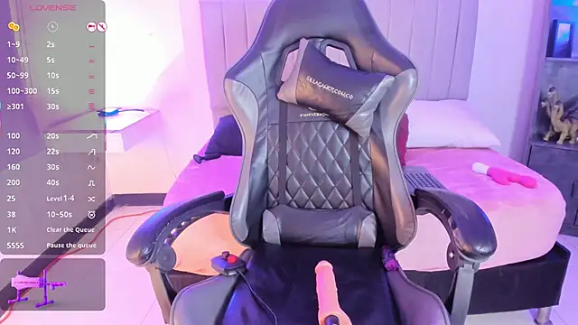 Snapshot of Scarlett21__ chatting on December 13, 2025, 7:53 pm Scarlett21 online show from December 13, 2025, 7:53 pm