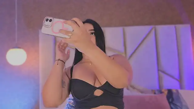 Caro Suarez online show from October 4, 2025, 12:03 pm