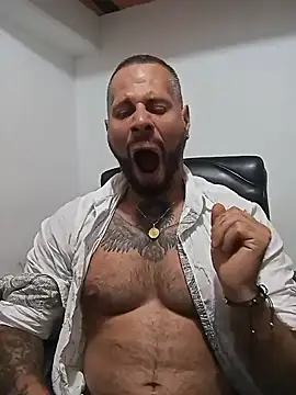 Snapshot of Matheus_Blaze chatting on November 1, 2025, 1:40 am Matheus Blaze online show from November 1, 2025, 1:40 am