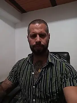 Snapshot of Matheus_Blaze chatting on November 6, 2025, 3:46 pm Matheus Blaze online show from November 6, 2025, 3:46 pm