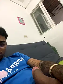 MarAndrws online show from November 10, 2025, 8:52 pm