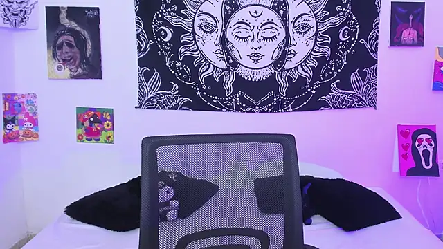 Rose 72 online show from April 30, 2026, 8:57 pm