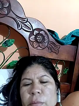 hotmom33 online show from October 15, 2025, 10:04 am