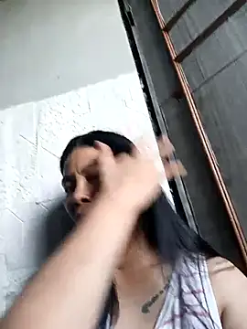 Uniquebeauty32 online show from March 3, 2026, 10:59 pm