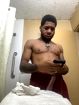 Snapshot of 1mistaGoodWood chatting on October 13, 2025, 12:38 pm 1mistaGoodWood online show from October 13, 2025, 12:38 pm