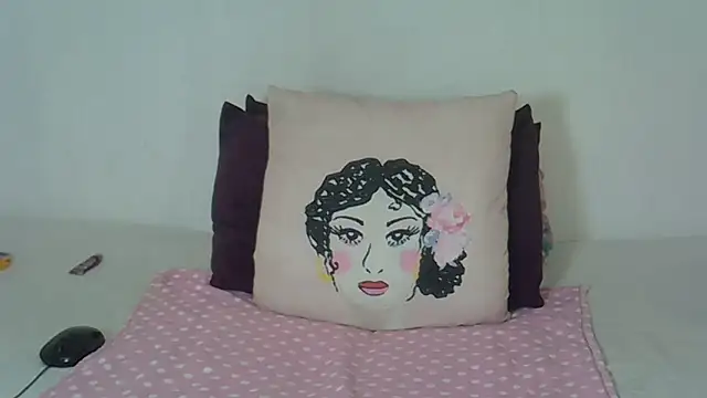 Snapshot of HotSexxy12 chatting on October 19, 2025, 5:52 am HotSexxy12 online show from October 19, 2025, 5:52 am