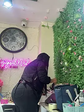 hotadhara01 online show from February 4, 2026, 6:03 pm