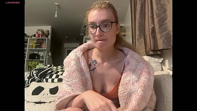 Snapshot of harleyblair chatting on September 17, 2025, 10:00 pm harleyblair online show from September 17, 2025, 10:00 pm