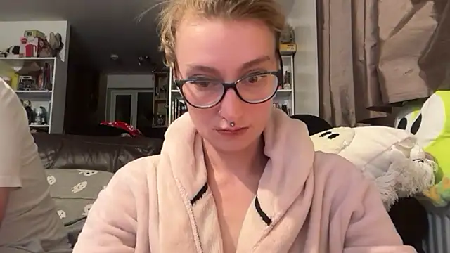 harleyblair online show from November 17, 2025, 11:10 pm