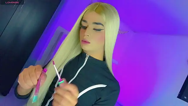 HANNAH BACKERS online show from October 5, 2025, 11:35 pm