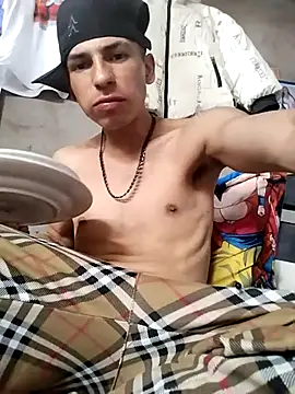 Tussi-amor online show from February 7, 2026, 6:44 pm