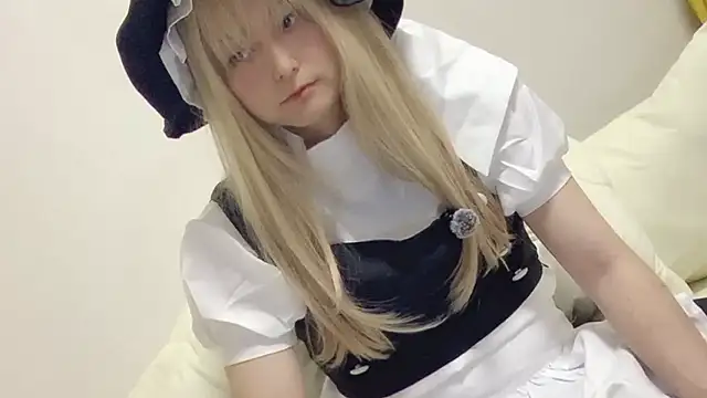 Snapshot of Mia032 chatting on April 1, 2026, 2:03 pm Mia032 online show from April 1, 2026, 2:03 pm