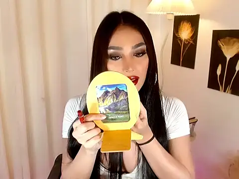 Snapshot of Brilliance_Goddess chatting on December 15, 2025, 6:50 am Brilliance Goddess online show from December 15, 2025, 6:50 am