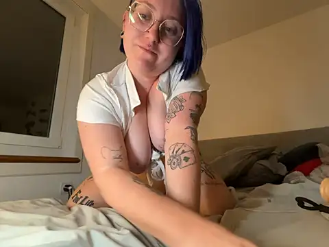 Snapshot of lablonde2025 chatting on March 9, 2026, 10:36 pm lablonde2025 online show from March 9, 2026, 10:36 pm